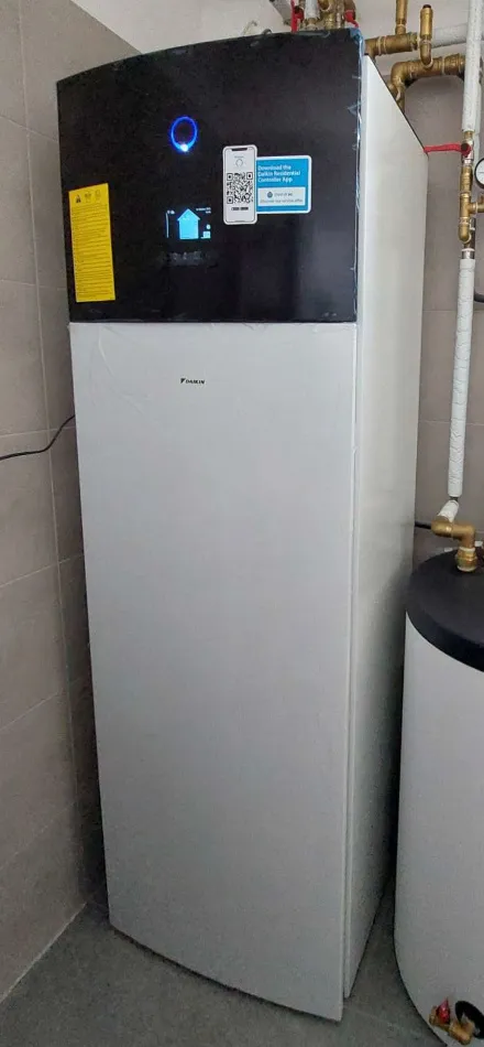 Tepelné čerpadlo vzduch voda Daikin Altherma 3 8kW rodinný dom Malý Slavkov