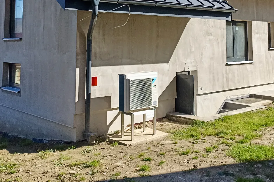 Tepelné čerpadlo vzduch voda Daikin Altherma 3 8kW rodinný dom Mútne