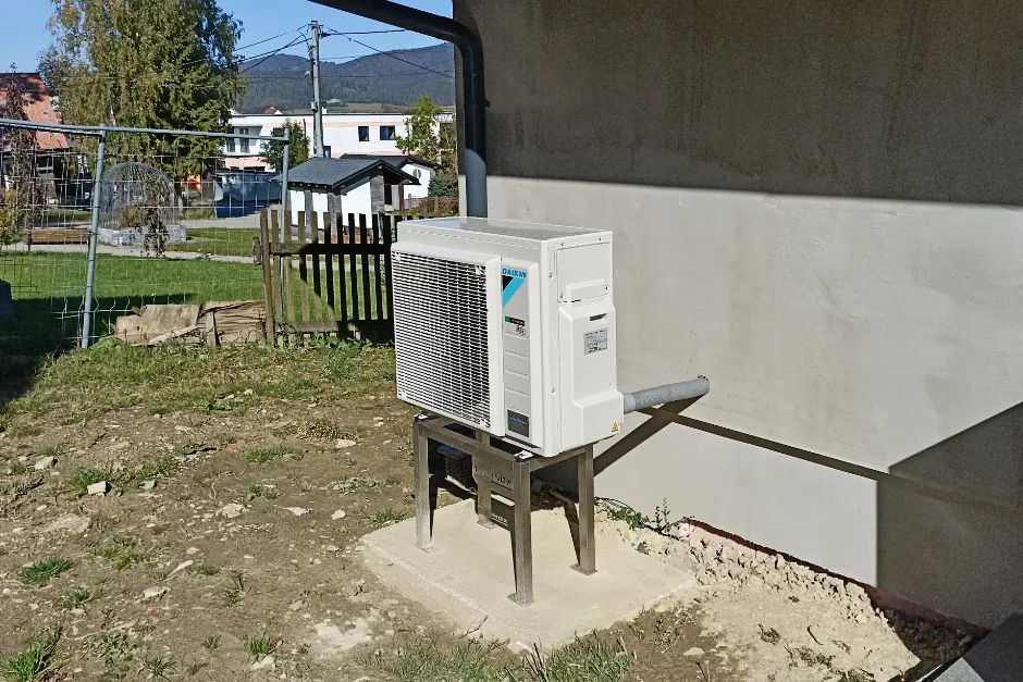 Tepelné čerpadlo vzduch voda Daikin Altherma 3 8kW rodinný dom Mútne