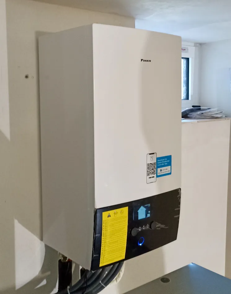 Tepelné čerpadlo vzduch voda Daikin Altherma 3 8kW rodinný dom Mútne