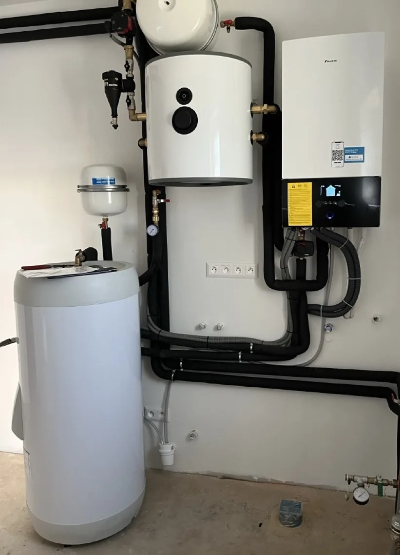 Tepelné čerpadlo vzduch voda Daikin Altherma 3 8kW s chladením rodinný dom Nemšová