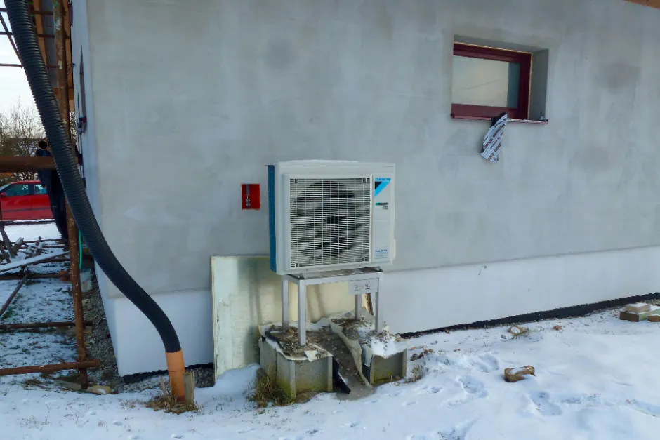 Tepelné čerpadlo vzduch voda Daikin Altherma 3 8kW rodinný dom Nová Bošáca