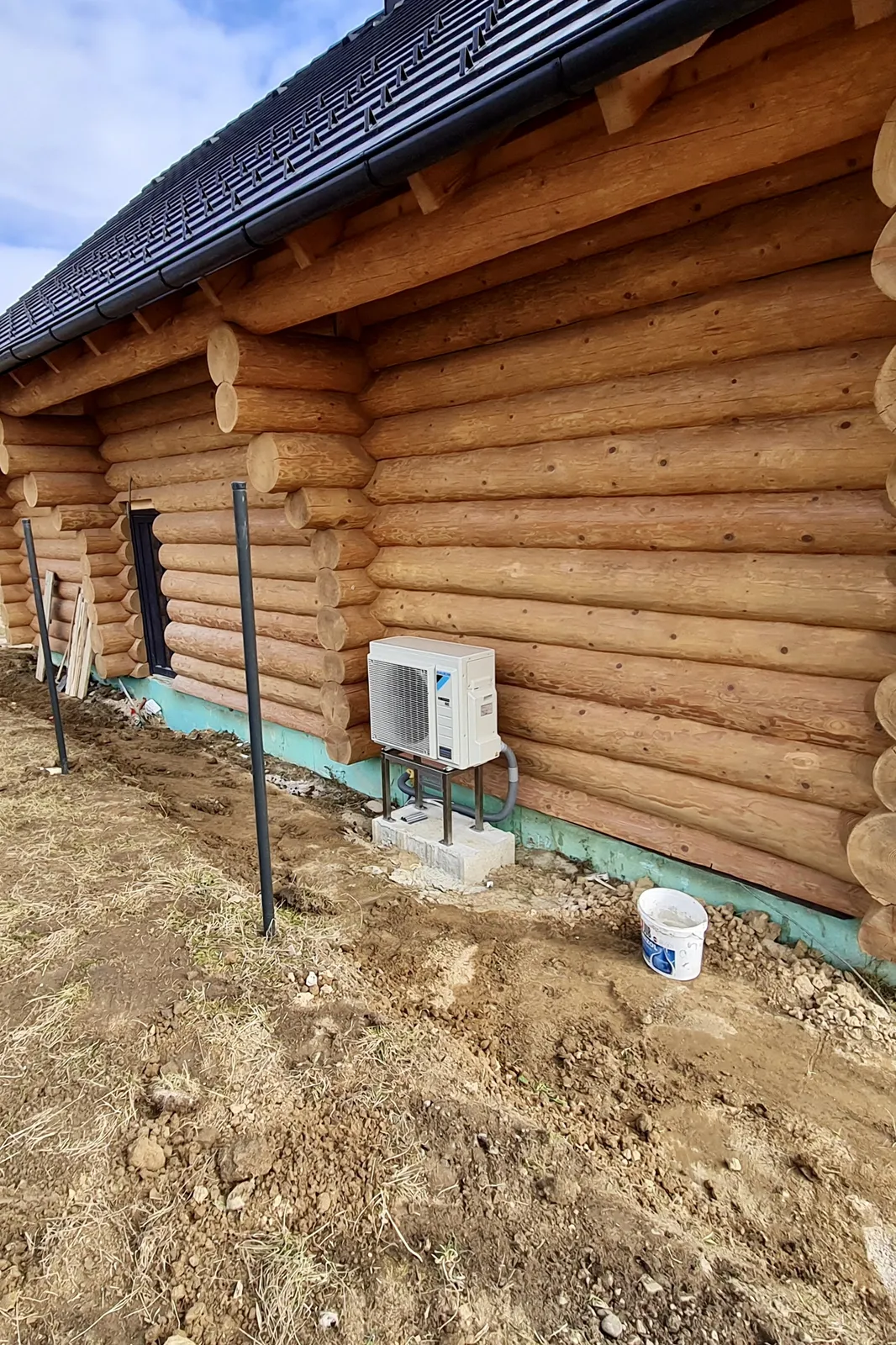 Tepelné čerpadlo vzduch voda Daikin Altherma 3 8kW rodinný dom Peklina