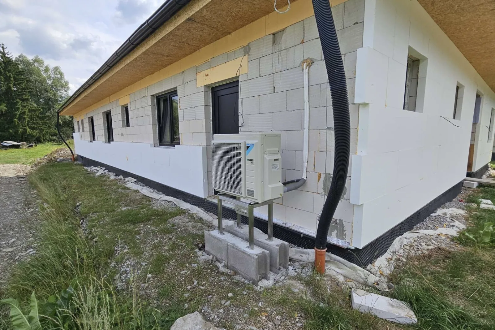 Tepelné čerpadlo vzduch voda Daikin Altherma 3 8kW rodinný dom Podbiel
