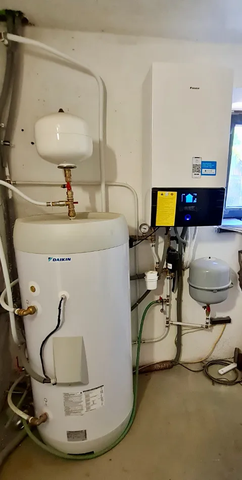 Tepelné čerpadlo vzduch voda Daikin Altherma 3 8kW rodinný dom Poniky
