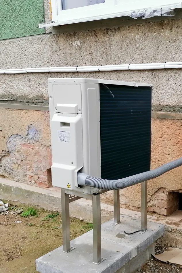 Tepelné čerpadlo vzduch voda Daikin Altherma 3 8kW rodinný dom Priechod