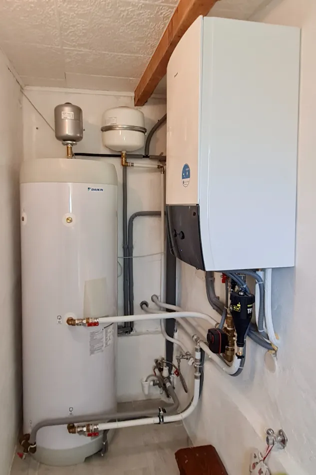 Tepelné čerpadlo vzduch voda Daikin Altherma 3 8kW rodinný dom Tajov