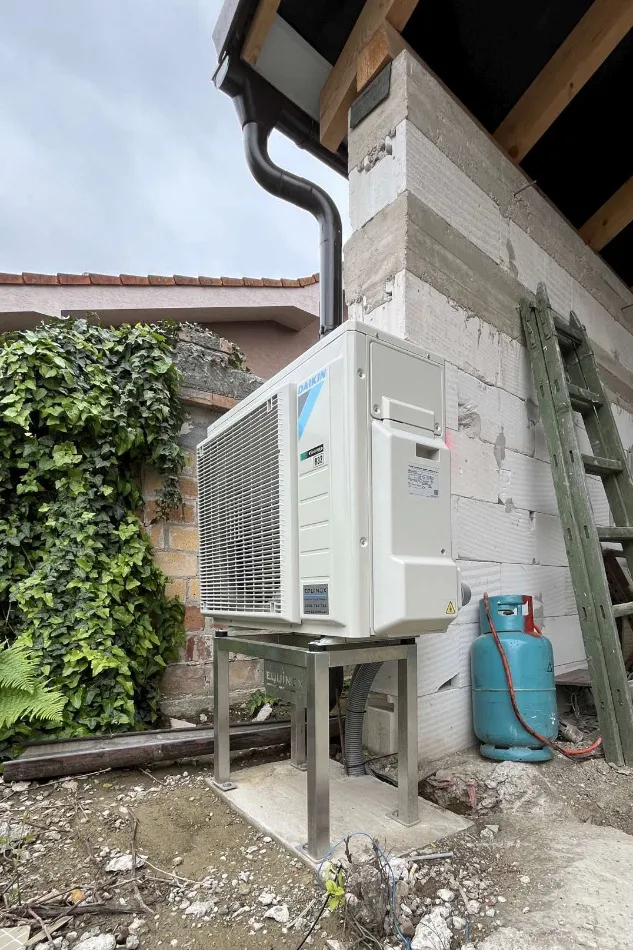 Tepelné čerpadlo vzduch voda Daikin Altherma 3 8kW rodinný dom Trakovice