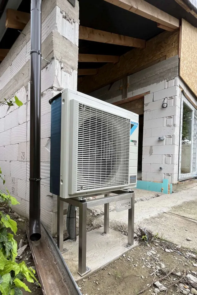 Tepelné čerpadlo vzduch voda Daikin Altherma 3 8kW rodinný dom Trakovice
