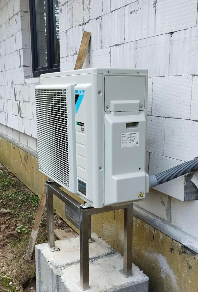 Tepelné čerpadlo vzduch voda Daikin Altherma 3 8kW rodinný dom Tužina