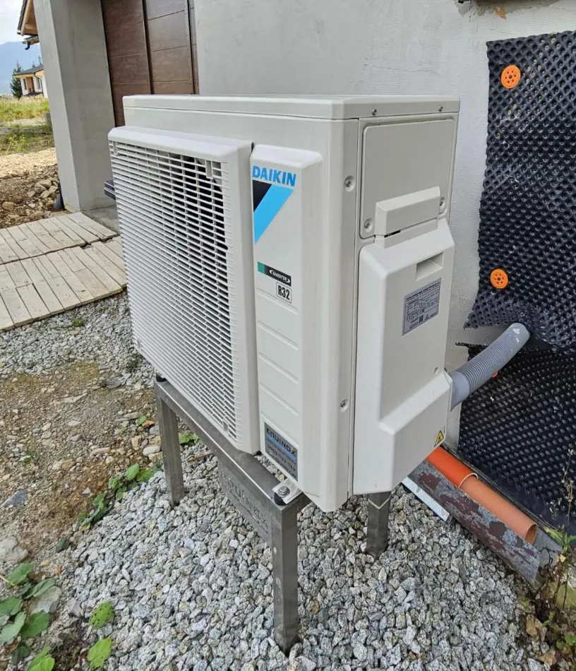 Tepelné čerpadlo vzduch voda Daikin Altherma 3 8kW rodinný dom Valča