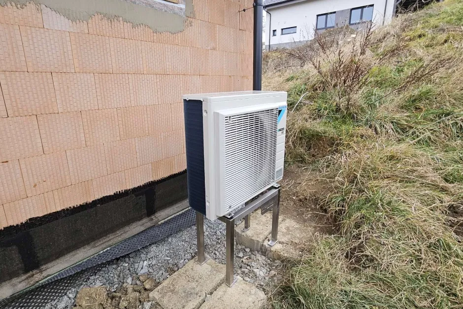 Tepelné čerpadlo vzduch voda Daikin Altherma 3 8kW rodinný dom Veličná