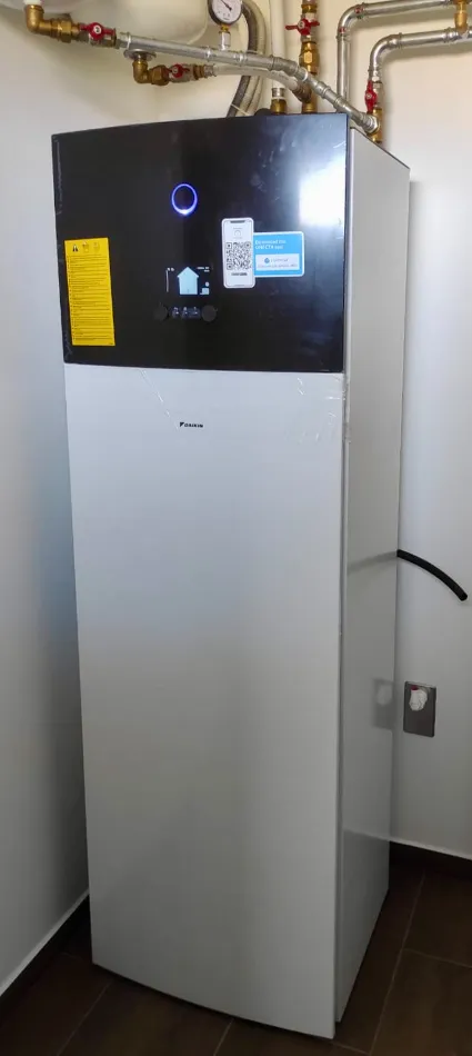 Tepelné čerpadlo vzduch voda Daikin Altherma 3 8kW s chladením RD Lehota pod Vtáčnikom