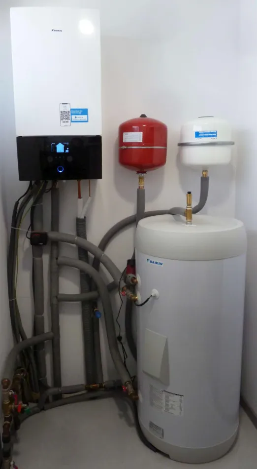 Tepelné čerpadlo vzduch voda Daikin Altherma 3 8kW s chladením RD Valaská Dubová