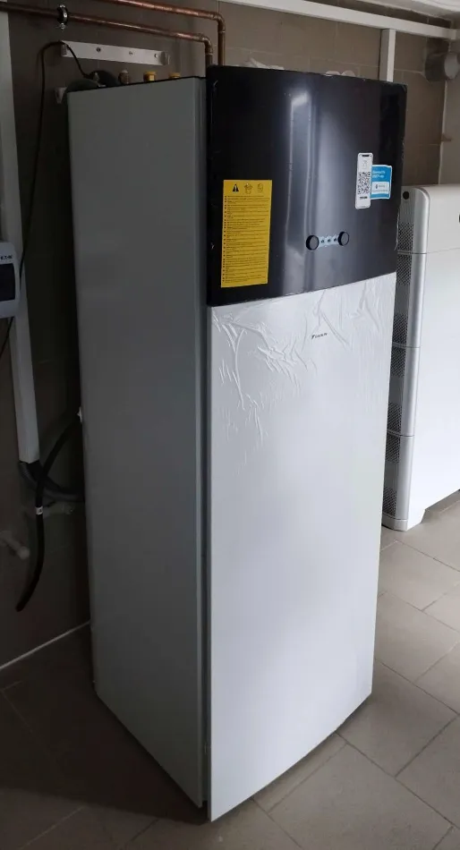 Tepelné čerpadlo vzduch voda Daikin Altherma 3 8kW s chladením rod. dom Banská Štiavnica
