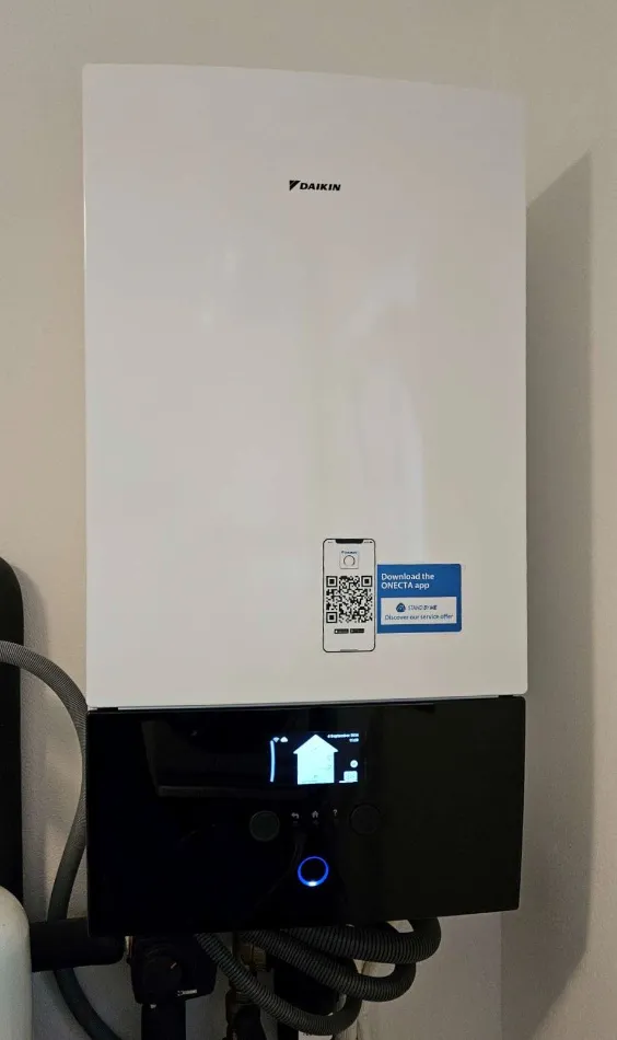Tepelné čerpadlo vzduch voda Daikin Altherma 3 8kW s chladením rod. dom Borský Svätý Jur
