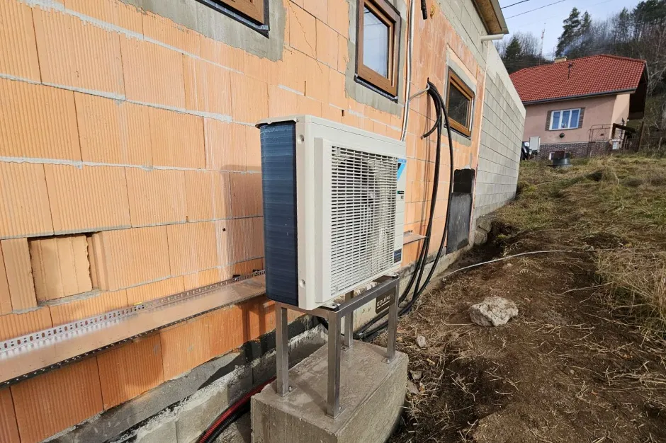 Tepelné čerpadlo vzduch voda Daikin Altherma 3 8kW s chladením rod. dom Ladomerská Vieska
