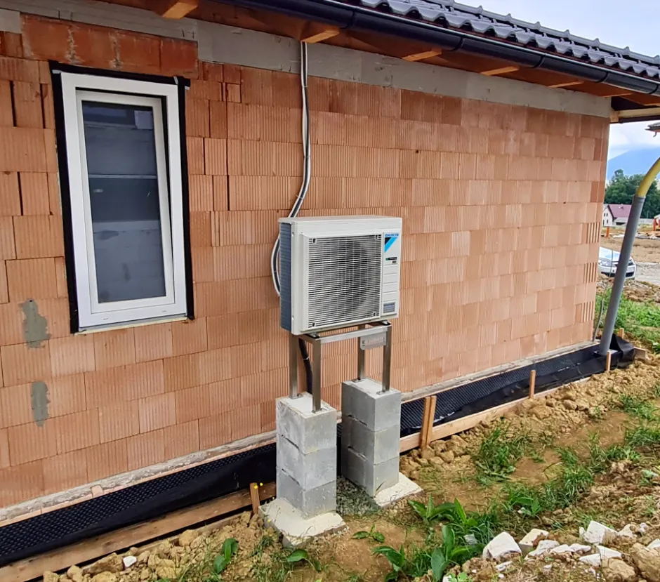 Tepelné čerpadlo vzduch voda Daikin Altherma 3 8kW s chladením rod. dom Liptovské Sliače