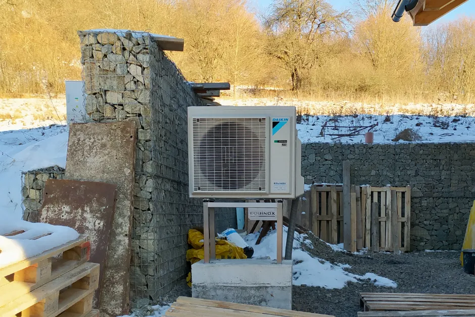 Tepelné čerpadlo vzduch voda Daikin Altherma 3 8kW s chladením rod. dom Mýto pod Ďumbierom