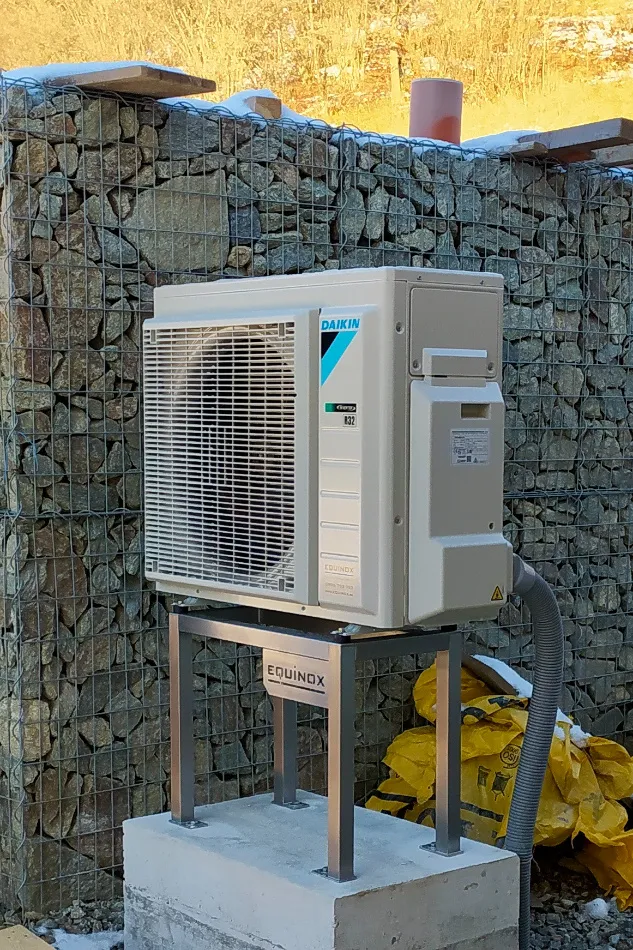 Tepelné čerpadlo vzduch voda Daikin Altherma 3 8kW s chladením rod. dom Mýto pod Ďumbierom