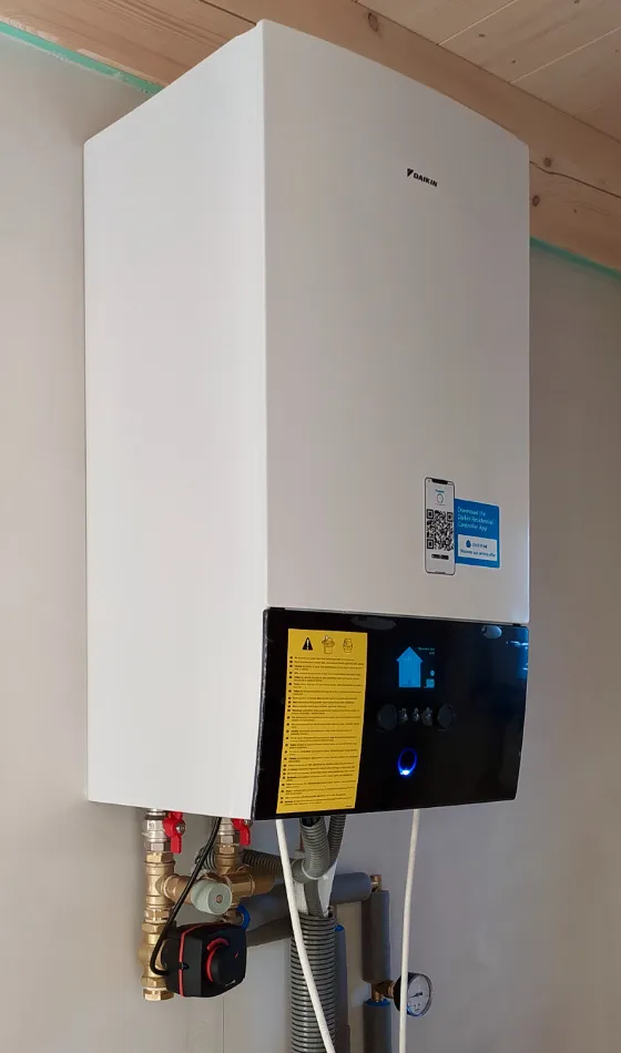 Tepelné čerpadlo vzduch voda Daikin Altherma 3 8kW s chladením rod. dom Mýto pod Ďumbierom