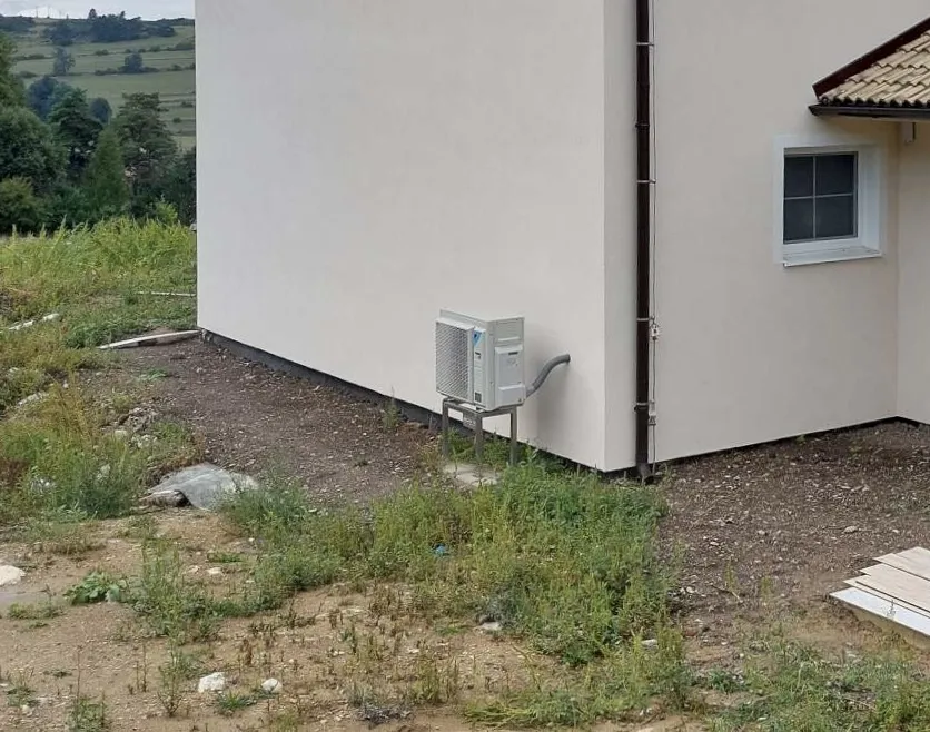 Tepelné čerpadlo vzduch voda Daikin Altherma 3 8kW s chladením rod. dom Necpaly pri Martin