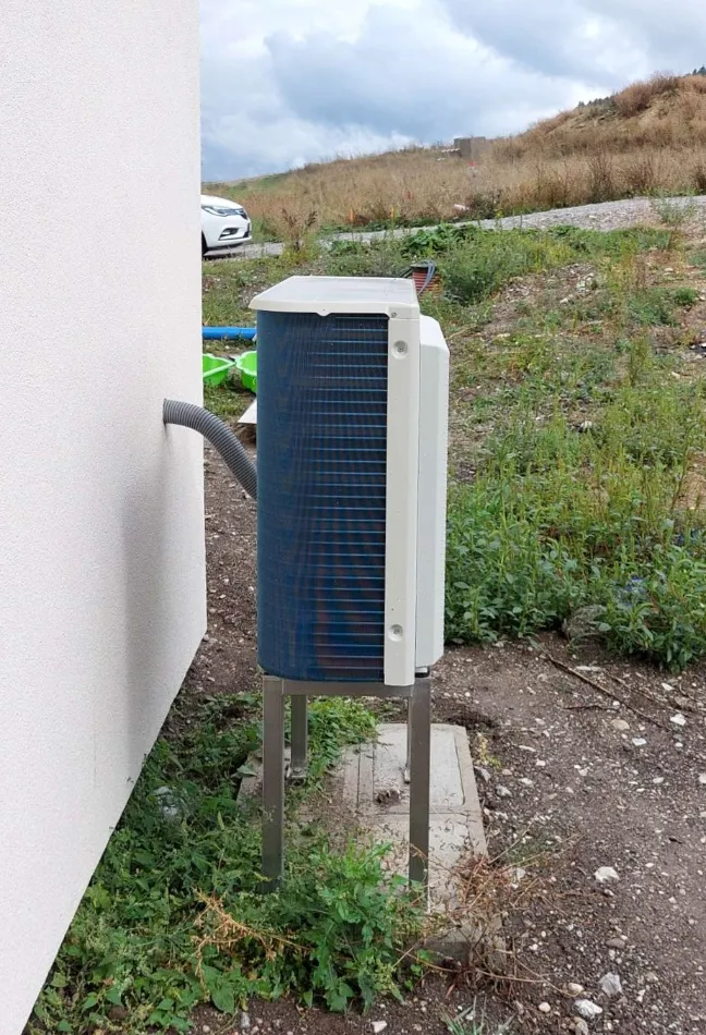 Tepelné čerpadlo vzduch voda Daikin Altherma 3 8kW s chladením rod. dom Necpaly pri Martin