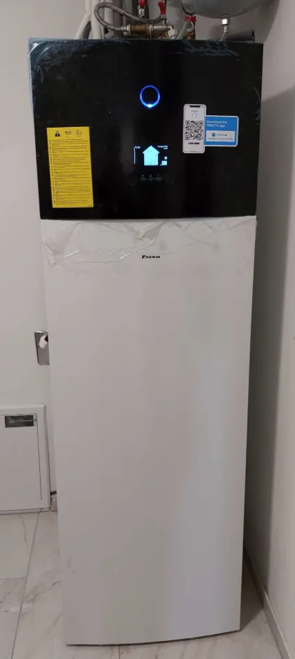 Tepelné čerpadlo vzduch voda Daikin Altherma 3 8kW s chladením rod. dom Necpaly pri Martin