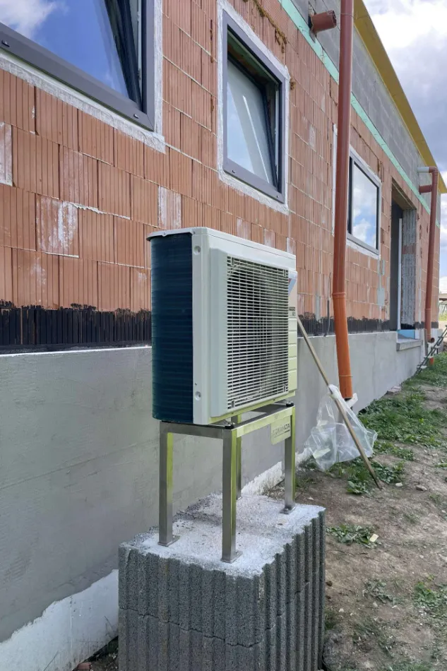 Tepelné čerpadlo vzduch voda Daikin Altherma 3 8kW s chladením rodinný dom Badín