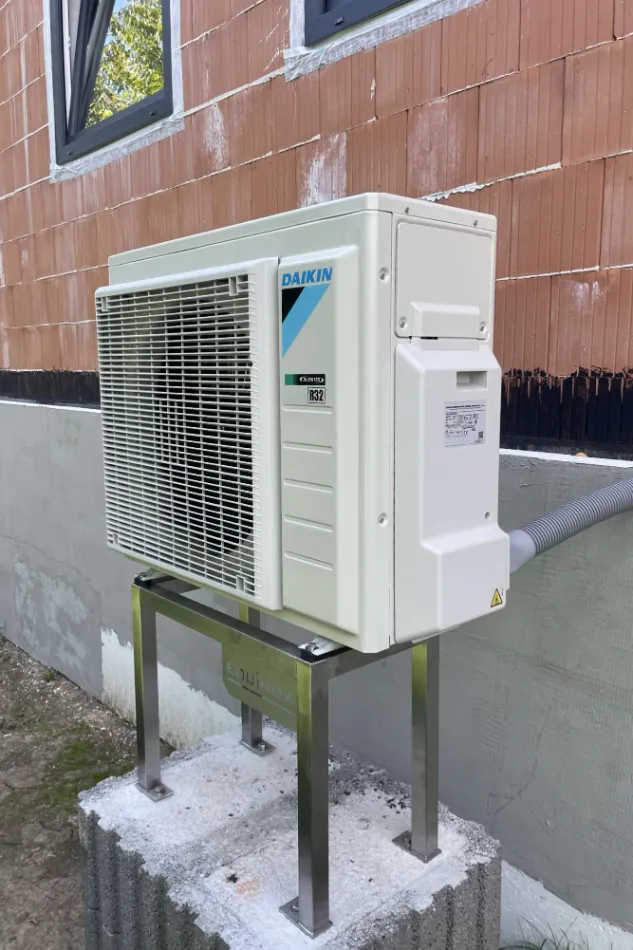 Tepelné čerpadlo vzduch voda Daikin Altherma 3 8kW s chladením rodinný dom Badín