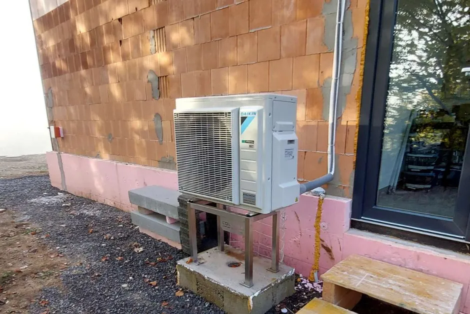 Tepelné čerpadlo vzduch voda Daikin Altherma 3 8kW s chladením rodinný dom Badín