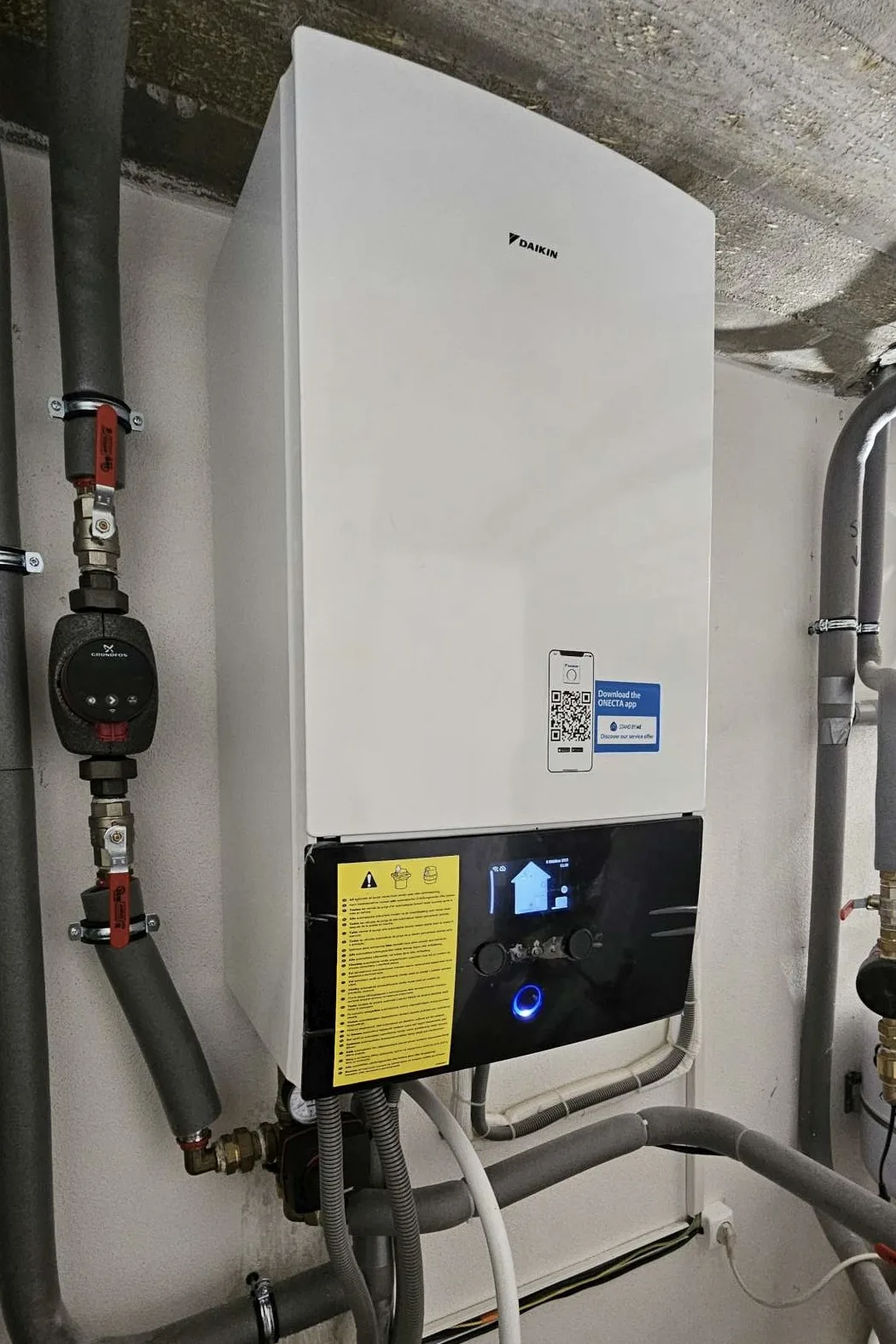 Tepelné čerpadlo vzduch voda Daikin Altherma 3 8kW s chladením rodinný dom Báhoň
