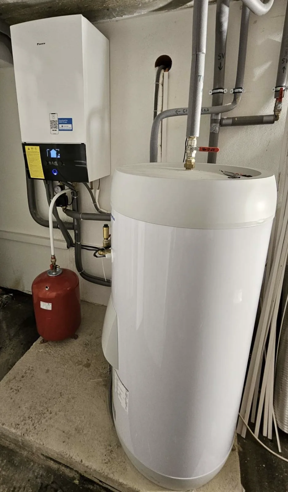 Tepelné čerpadlo vzduch voda Daikin Altherma 3 8kW s chladením rodinný dom Báhoň