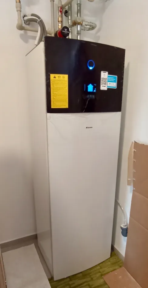 Tepelné čerpadlo vzduch voda Daikin Altherma 3 8kW s chladením rodinný dom Banská Bystrica