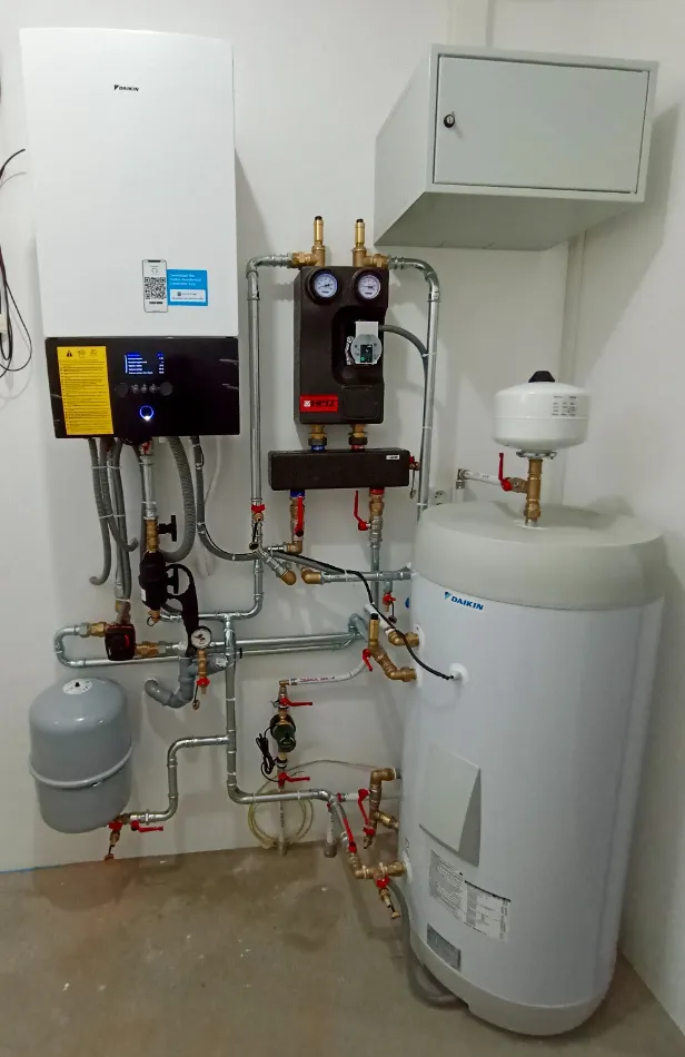 Tepelné čerpadlo vzduch voda Daikin Altherma 3 8kW s chladením rodinný dom Banská Bystrica