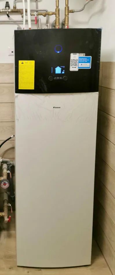 Tepelné čerpadlo vzduch voda Daikin Altherma 3 8kW s chladením rodinný dom Bardejov