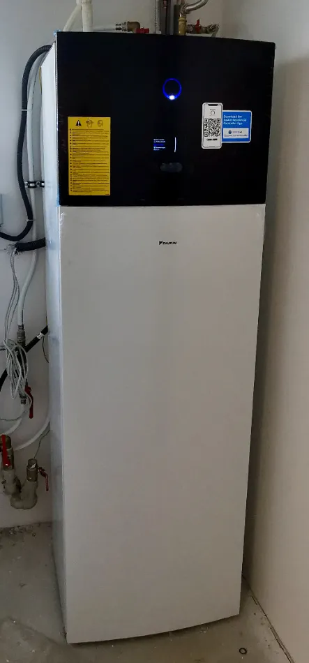 Tepelné čerpadlo vzduch voda Daikin Altherma 3 8kW s chladením rodinný dom Beluša