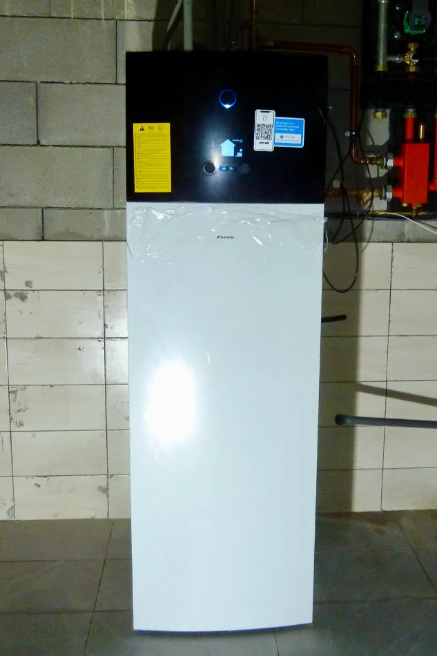 Tepelné čerpadlo vzduch voda Daikin Altherma 3 8kW s chladením rodinný dom Beňuš