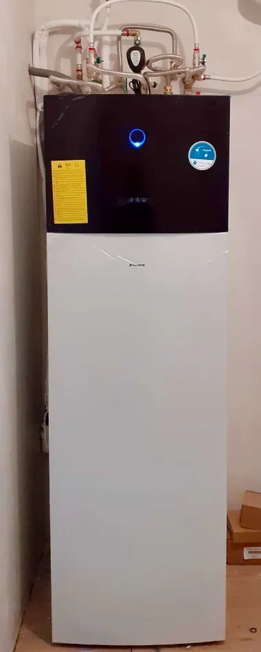 Tepelné čerpadlo vzduch voda Daikin Altherma 3 8kW s chladením rodinný dom Borinka