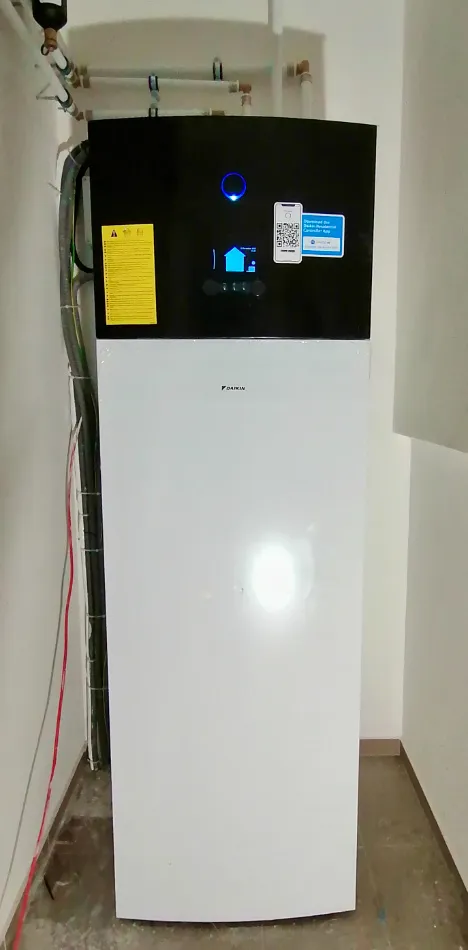 Tepelné čerpadlo vzduch voda Daikin Altherma 3 8kW s chladením rodinný dom Brezno