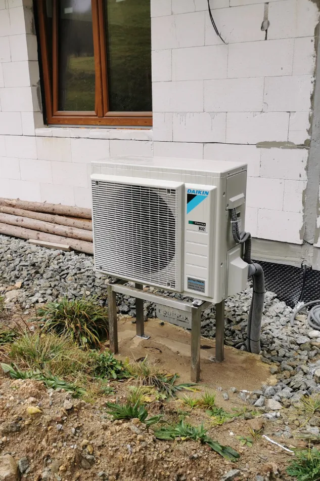 Tepelné čerpadlo vzduch voda Daikin Altherma 3 8kW s chladením rodinný dom Brezno
