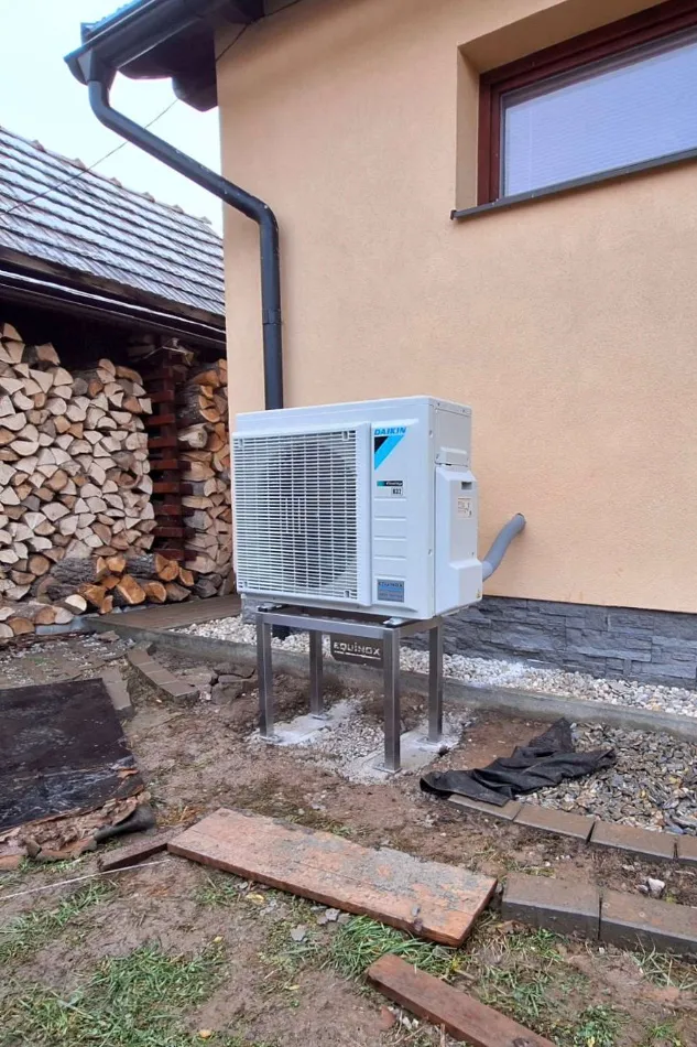 Tepelné čerpadlo vzduch voda Daikin Altherma 3 8kW s chladením rodinný dom Čerín