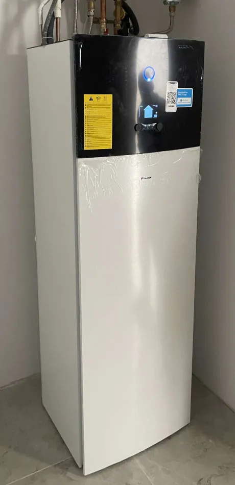 Tepelné čerpadlo vzduch voda Daikin Altherma 3 8kW s chladením rodinný dom Chtelnica