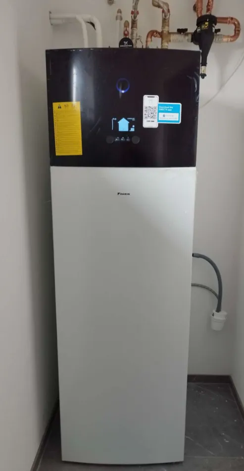 Tepelné čerpadlo vzduch voda Daikin Altherma 3 8kW s chladením rodinný dom Detva