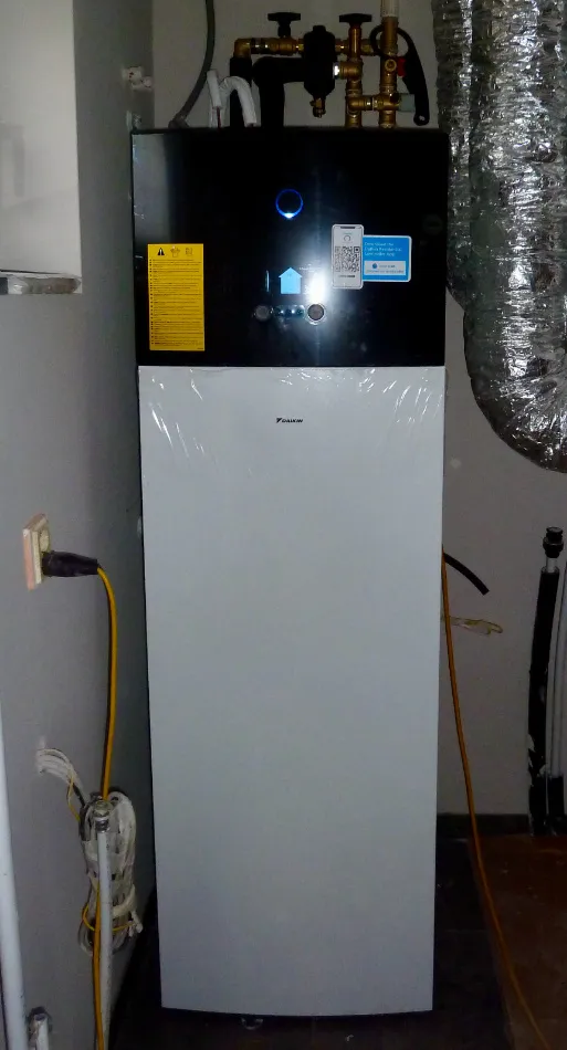 Tepelné čerpadlo vzduch voda Daikin Altherma 3 8kW s chladením rodinný dom Dojč