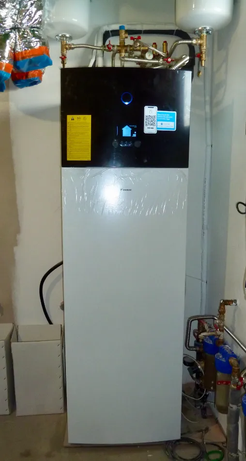 Tepelné čerpadlo vzduch voda Daikin Altherma 3 8kW s chladením rodinný dom Fintice