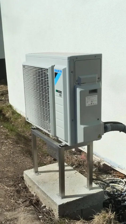 Tepelné čerpadlo vzduch voda Daikin Altherma 3 8kW s chladením rodinný dom Gattendorf