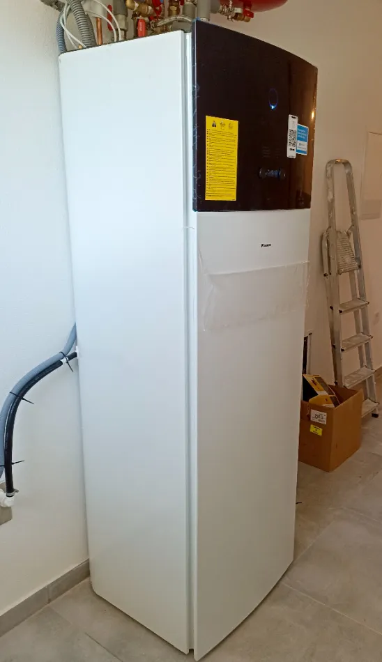 Tepelné čerpadlo vzduch voda Daikin Altherma 3 8kW s chladením rodinný dom Horné Hámre