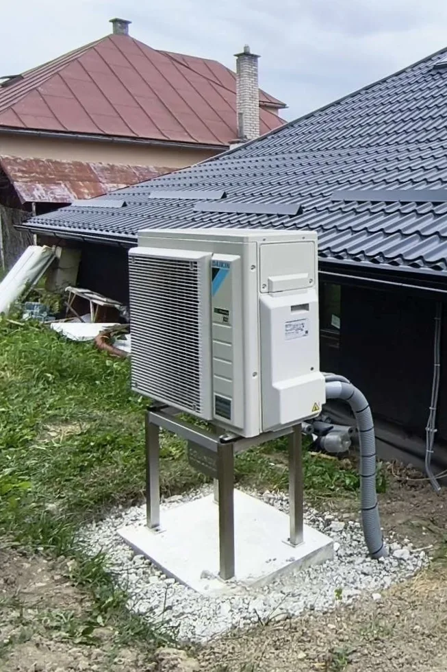Tepelné čerpadlo vzduch voda Daikin Altherma 3 8kW s chladením rodinný dom Hrochoť