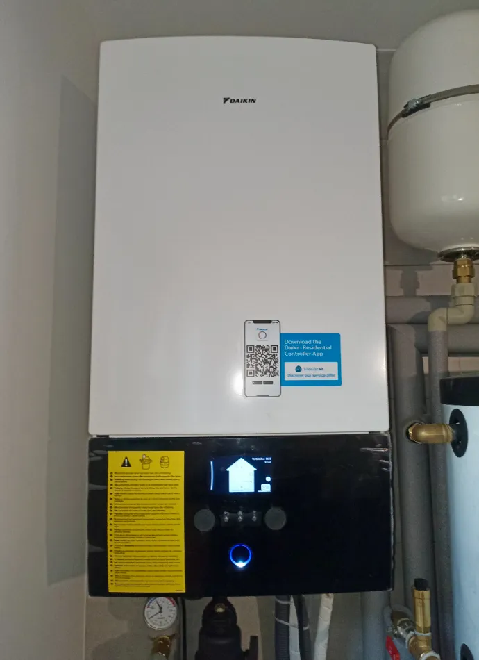 Tepelné čerpadlo vzduch voda Daikin Altherma 3 8kW s chladením rodinný dom Hruštín